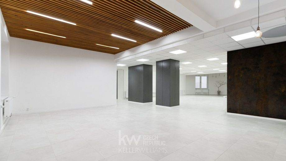 Prodej kanceláře 1 073 m², Tábor