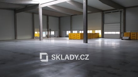 Pronájem skladu 1 300 m², Tábor
