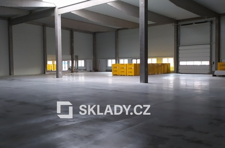 Pronájem skladu 1 300 m², Tábor