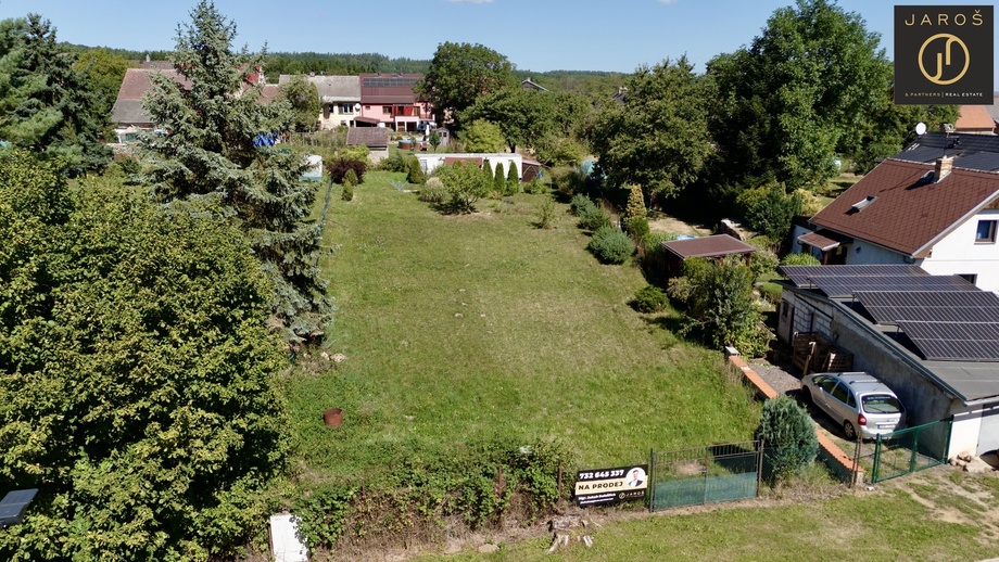 Prodej stavebního pozemku 1 266 m², Dubno