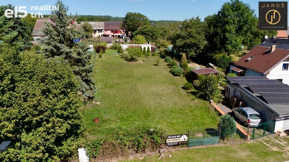 Prodej stavebního pozemku 1 266 m², Dubno
