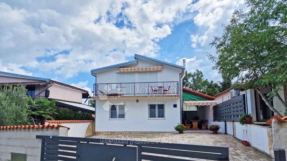 Prodej rodinné domy, 130 m² - Kavran
