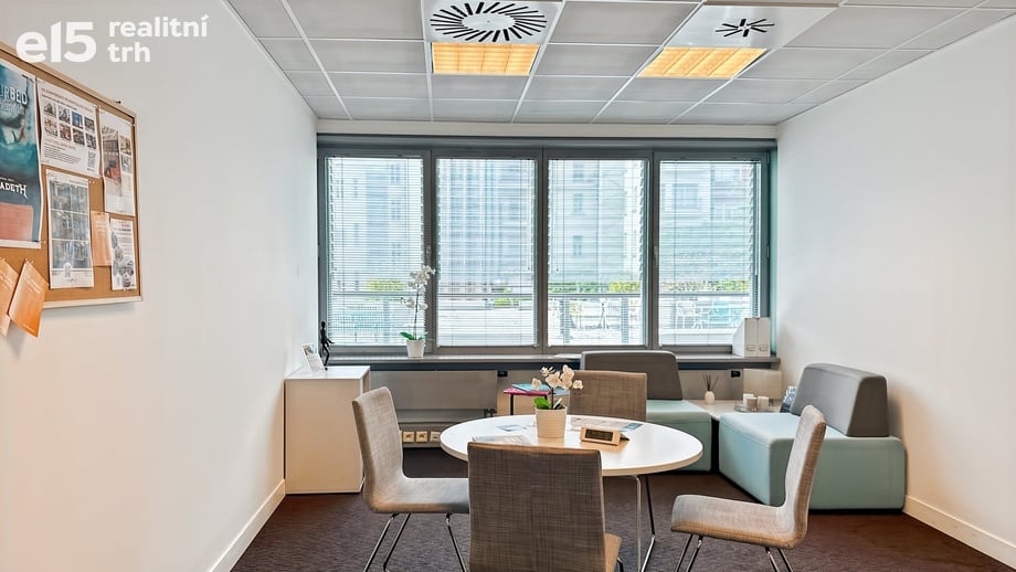 Pronájem kanceláře 75 m², Praha - Smíchov