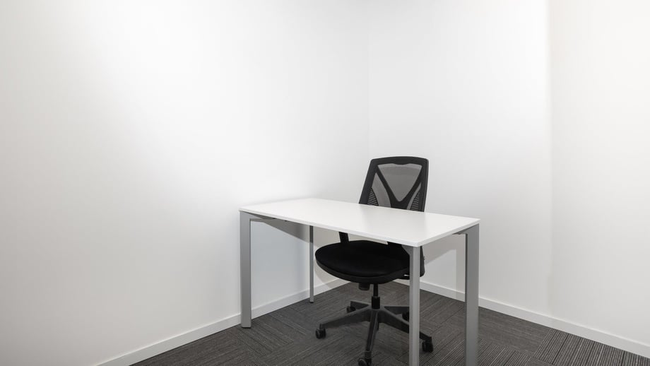 Pronájem kanceláře, 50 m² - Praha - Karlín