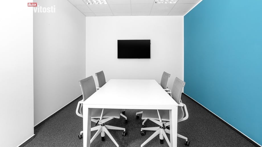 Pronájem kanceláře 60 m², Praha - Holešovice