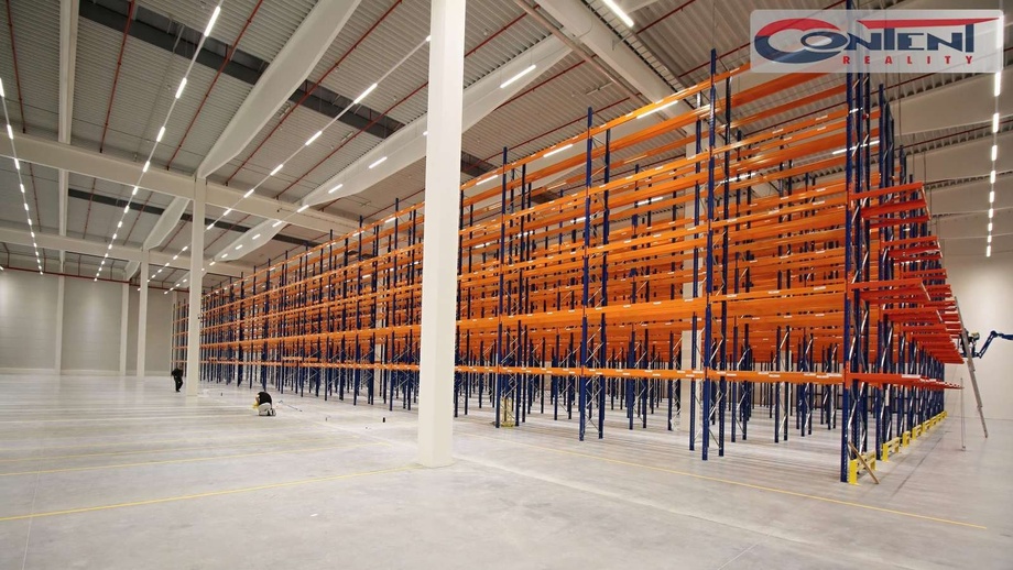 Pronájem sklady, 4 000 m² - Chlumec - Český Újezd