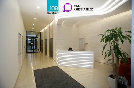 Pronájem kanceláře 1 811 m², Praha 5