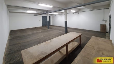 Pronájem skladu 166 m², Znojmo
