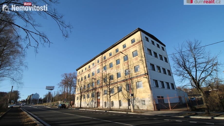 Prodej činžovního domu 2 900 m², Aš