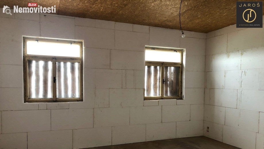 Pronájem kanceláře 28 m², Chrášťany