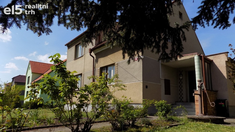 Prodej rodinné domy, 137 m² - Dvory - Veleliby