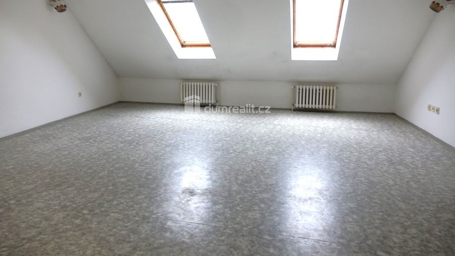 Pronájem obchodní prostory, 45 m² - Benešov