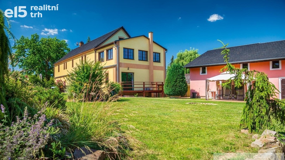 Prodej rodinné domy, 673 m² - Svojetín