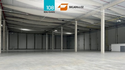 Pronájem skladu 32 000 m², Kozomín