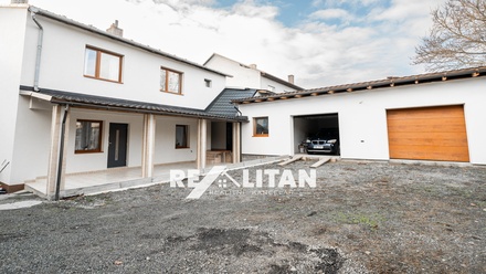 Prodej rodinného domu 300 m², Nemochovice