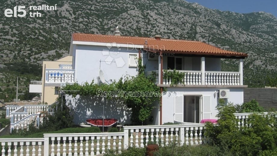 Prodej rodinné domy, 200 m² - Cesarica