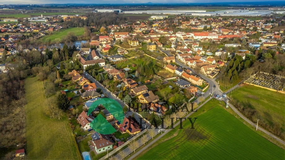 Prodej stavebního pozemku 1 068 m², Jirny
