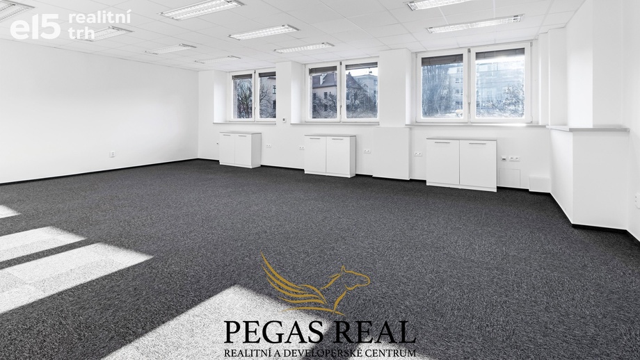 Pronájem kanceláře 215 m², Brno - Černá Pole