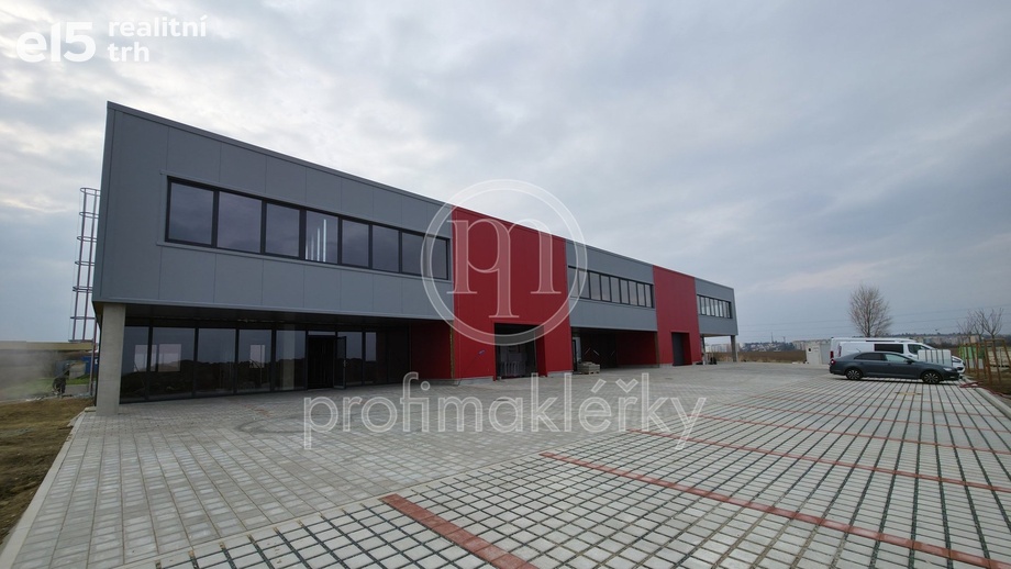 Pronájem obchodní prostory, 539 m² - Moravany