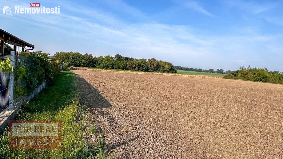 Prodej podílu 1/2 pole 2 414 m², Kroměříž - Vážany