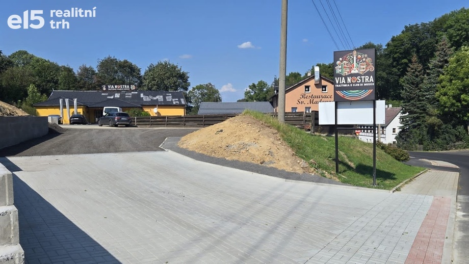 Prodej obchodního prostoru 450 m², Petrovice