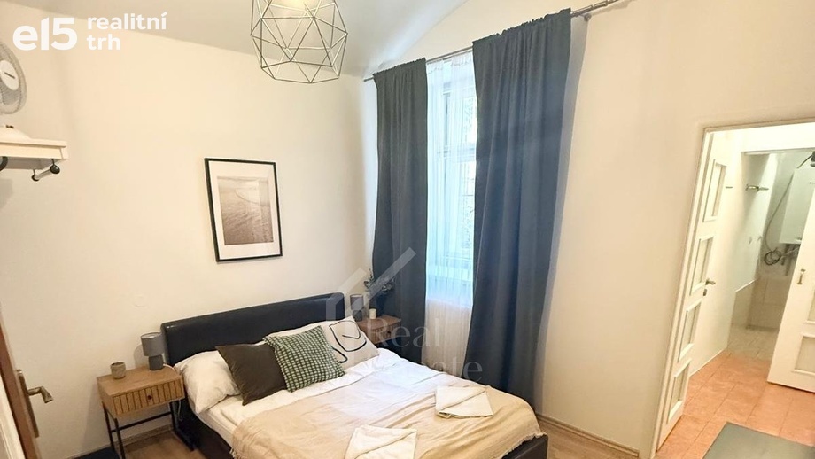 Pronájem byty 1+kk, 18 m² - Praha - Smíchov