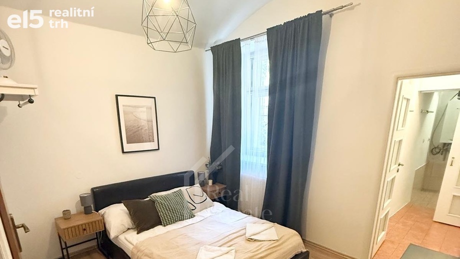 Pronájem bytu 1+kk 18 m², Praha - Smíchov