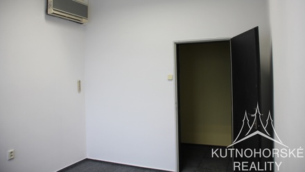 Pronájem kanceláře 13 m², Chrudim IV