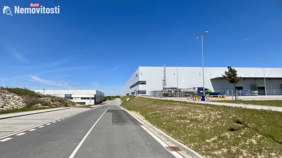 Pronájem skladu 2 000 m², Kvasiny