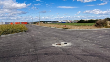 Prodej komerčního pozemku 20 035 m², Vestec