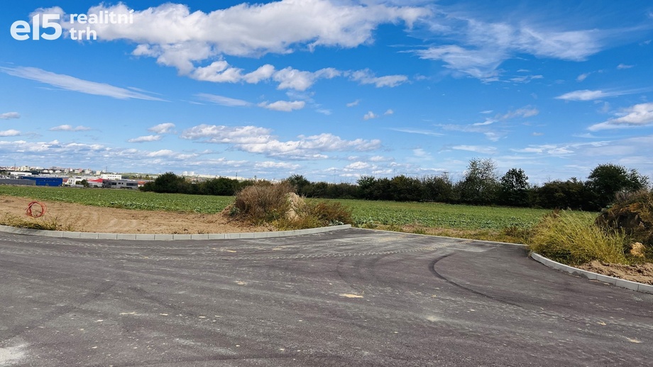 Prodej komerčního pozemku 9 605 m², Vestec