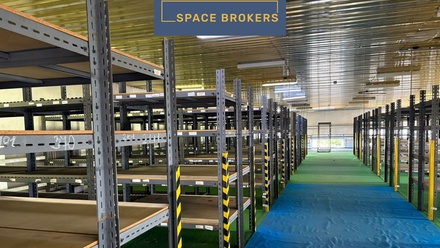 Pronájem skladu 1 300 m², Mělník