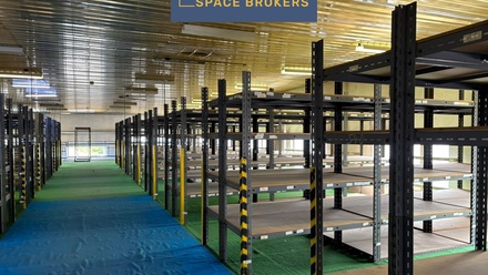 Pronájem skladu 1 300 m², Mělník