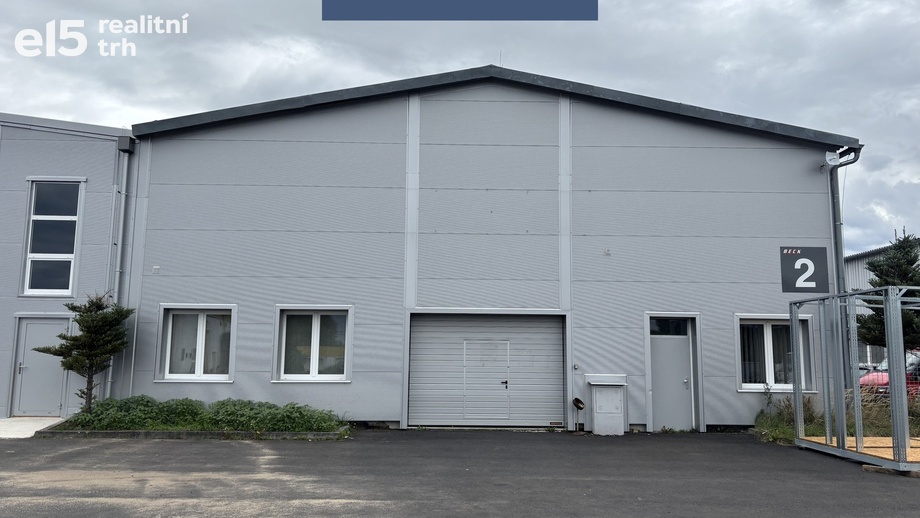 Pronájem skladu 1 300 m², Mělník
