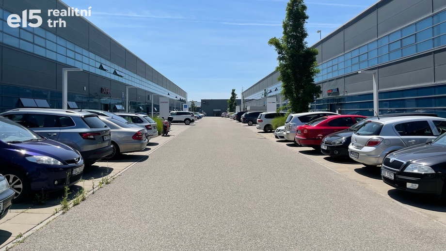 Pronájem kanceláře 400 m², Brno - Slatina