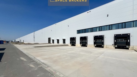 Pronájem skladu 2 100 m², Kozomín