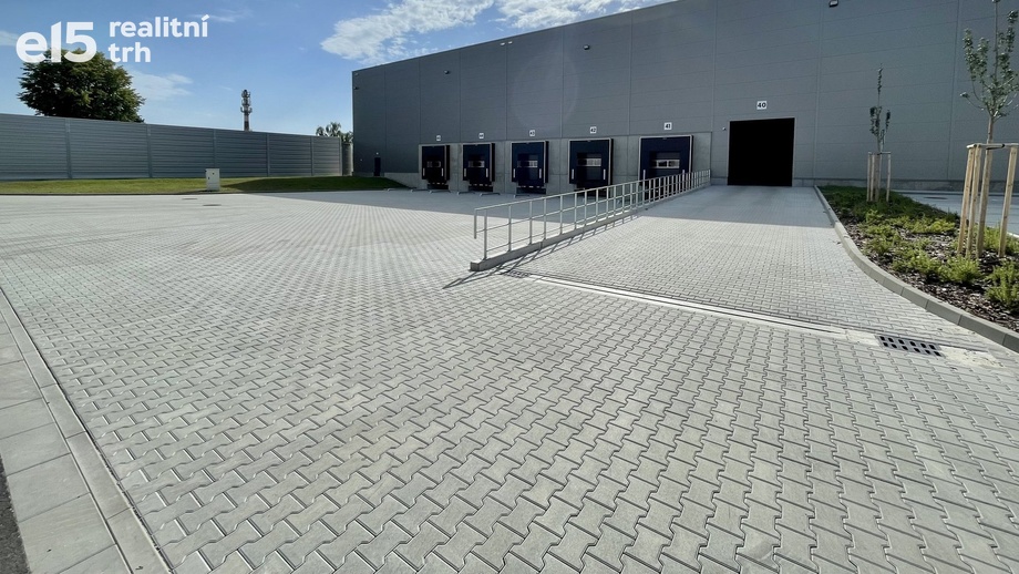 Pronájem sklady, 2 500 m² - Pardubice - Rosice