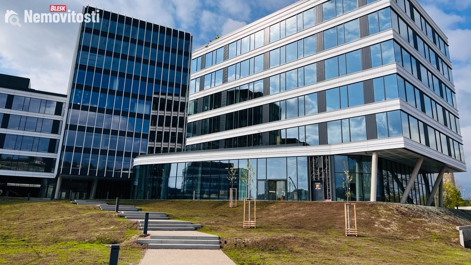 Pronájem kanceláře 700 m², Praha 7