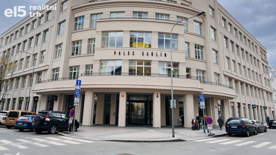 Pronájem kanceláře 1 080 m², Praha