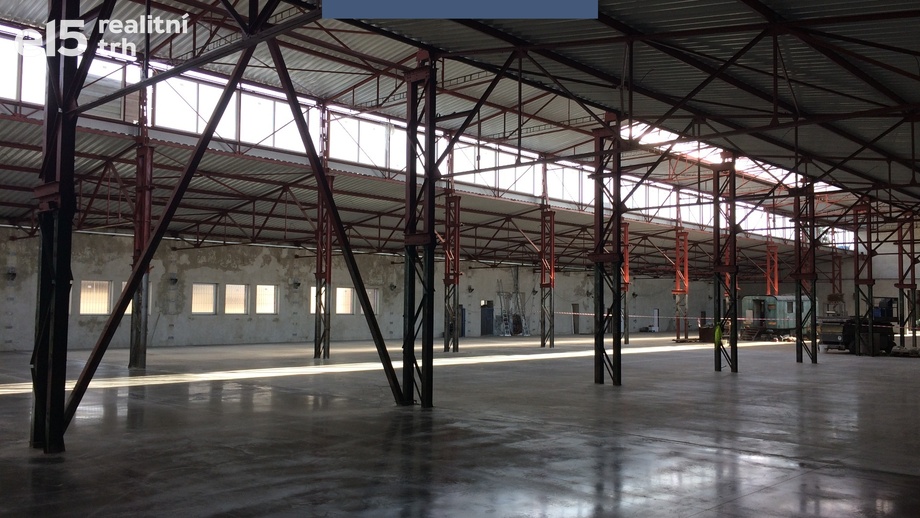 Pronájem výrobního prostoru 4 000 m², Čelákovice
