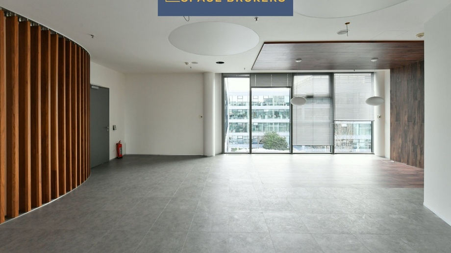 Pronájem kanceláře, 488 m² - Praha