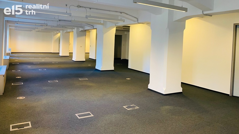 Pronájem kanceláře 380 m², Praha 7