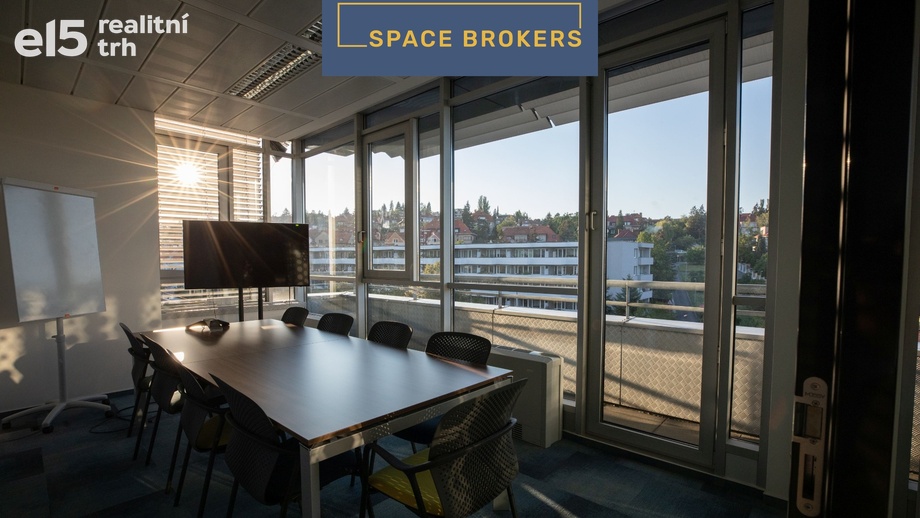 Pronájem kanceláře 280 m², Praha - Dejvice