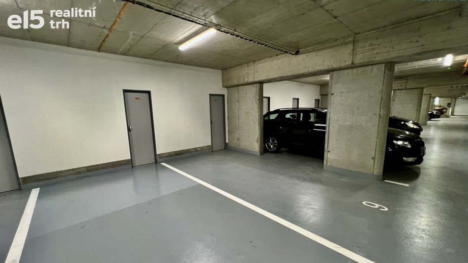 Pronájem garážového stání 20 m², Olomouc - Slavonín