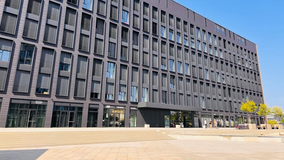 Pronájem kanceláře, 700 m² - Praha - Karlín