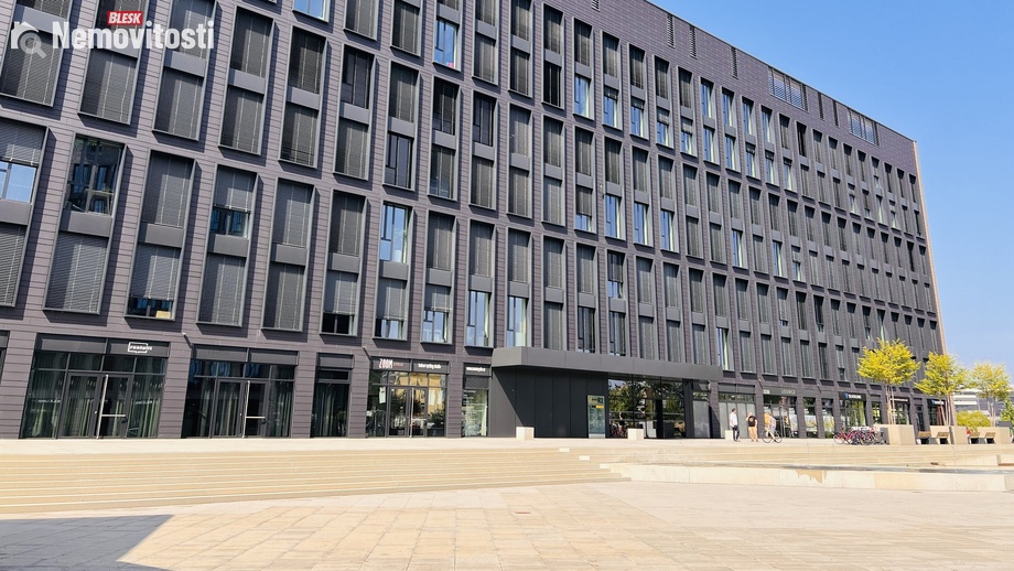 Pronájem kanceláře 700 m², Praha - Karlín