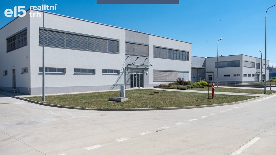 Pronájem sklady, 4 000 m² - Vráble