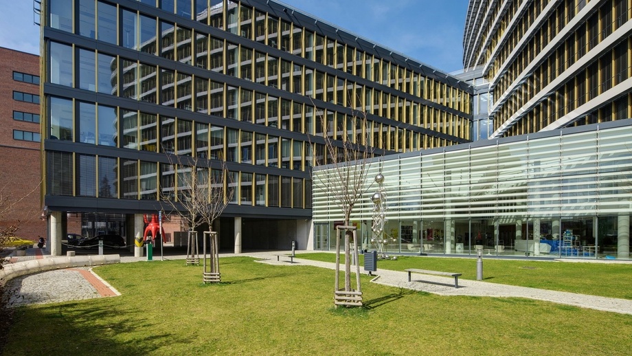 Pronájem kanceláře, 1 250 m² - Praha 4
