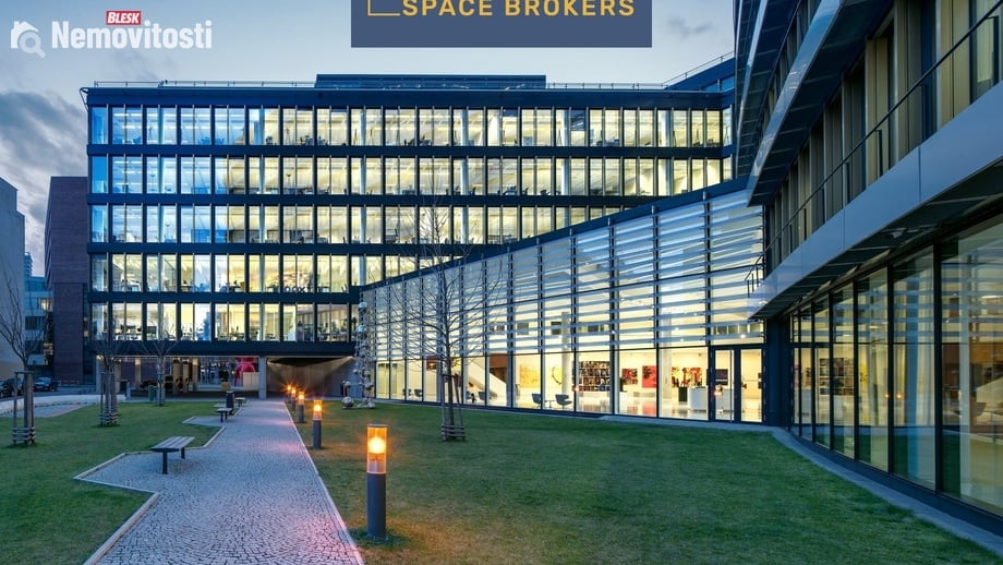 Pronájem kanceláře 825 m², Praha 4