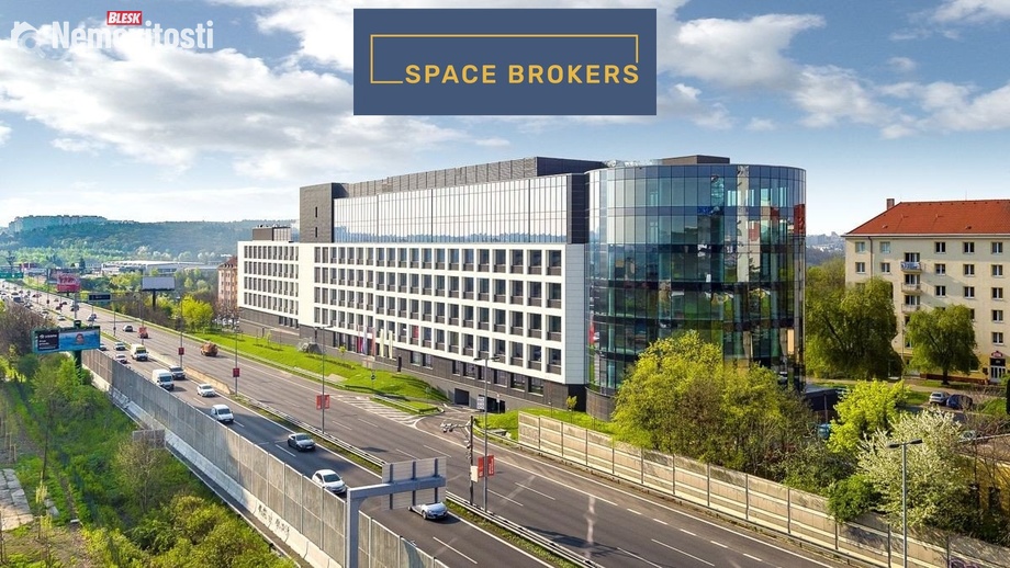 Pronájem kanceláře 902 m², Praha - Michle